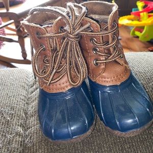 Size 5 definitely have been worn but they are in good condition